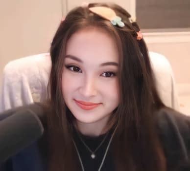 TinaKitten Bio, Wiki, Age, Twitch, Minecraft, Karl, and。